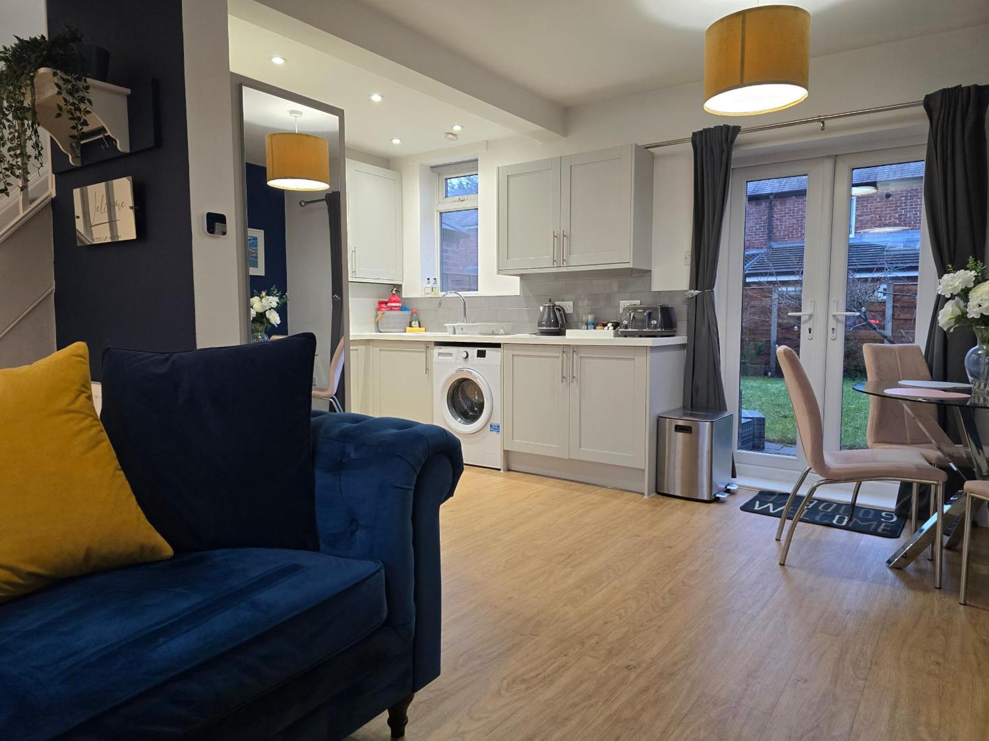 The Heart - Cosy 3 Bedroom House With Double Driveway And Garden In Manchester Exterior photo