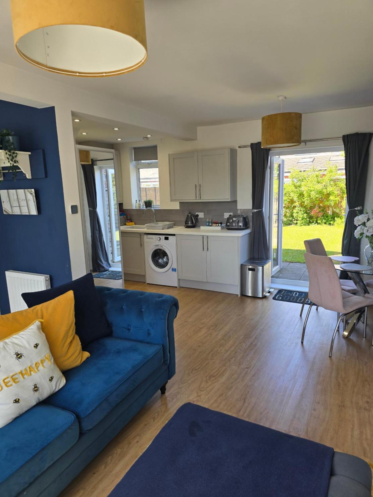 The Heart - Cosy 3 Bedroom House With Double Driveway And Garden In Manchester Exterior photo